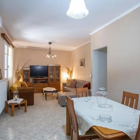 Apartment Elena's House Medium